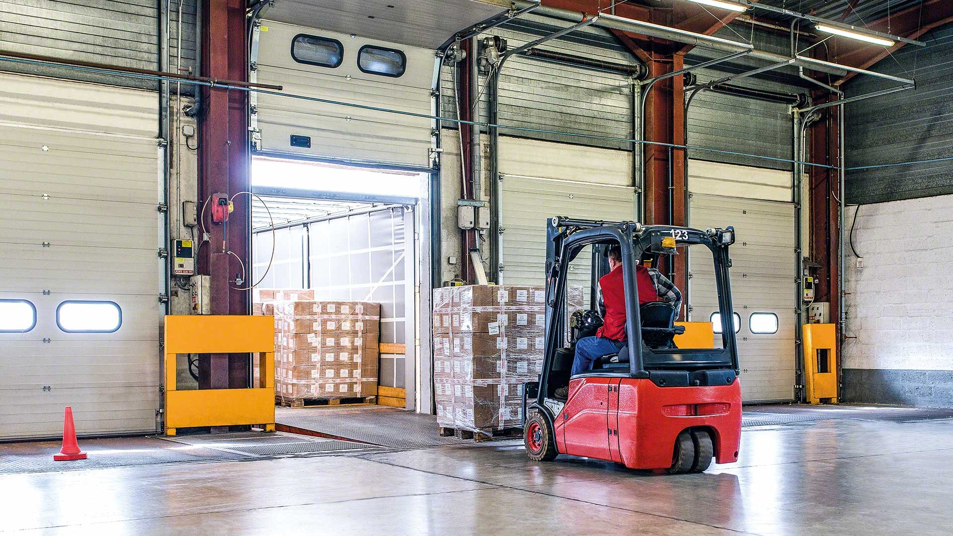 Jak zadbać o bezpieczeństwo towaru w transporcie?